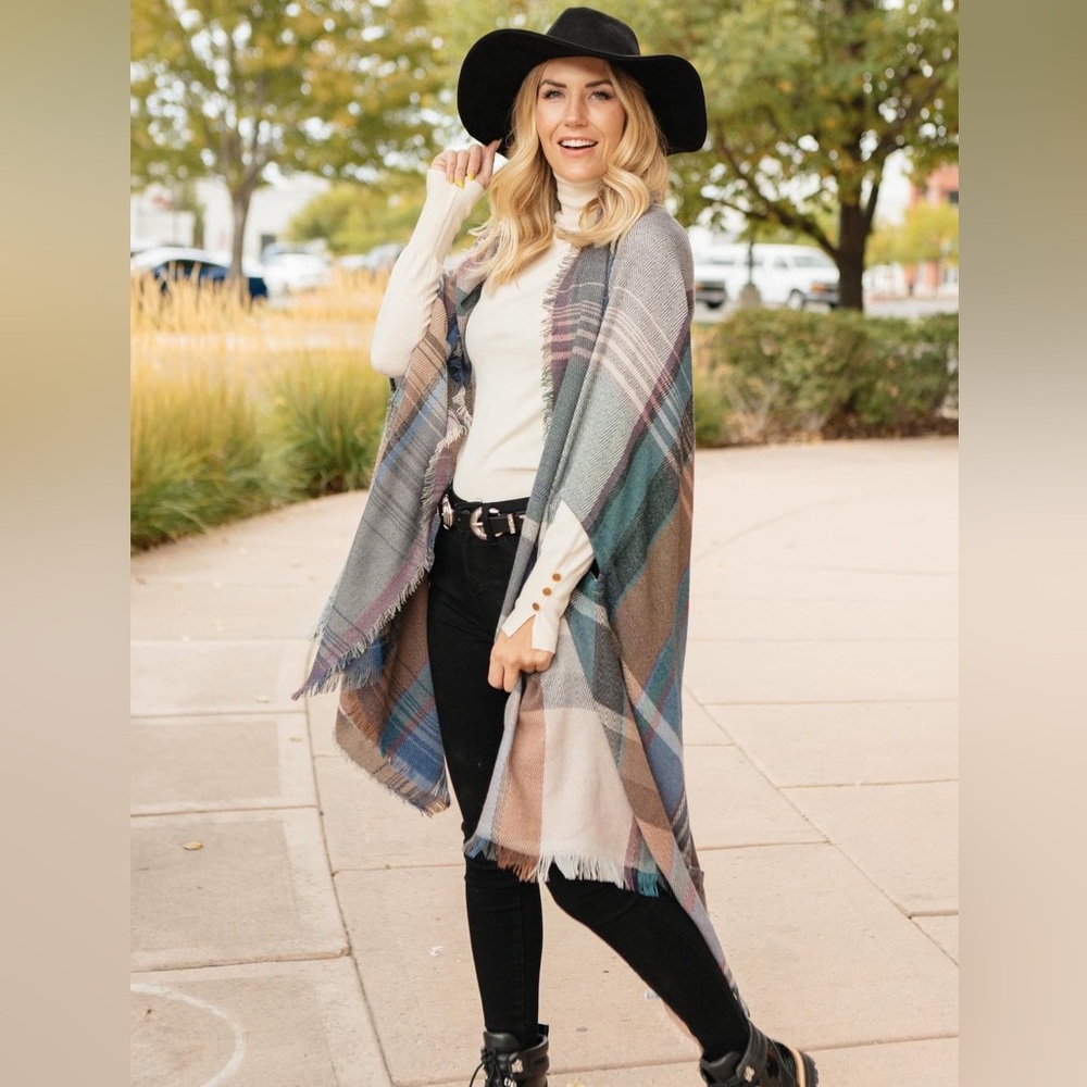 [boutique] plaid poncho